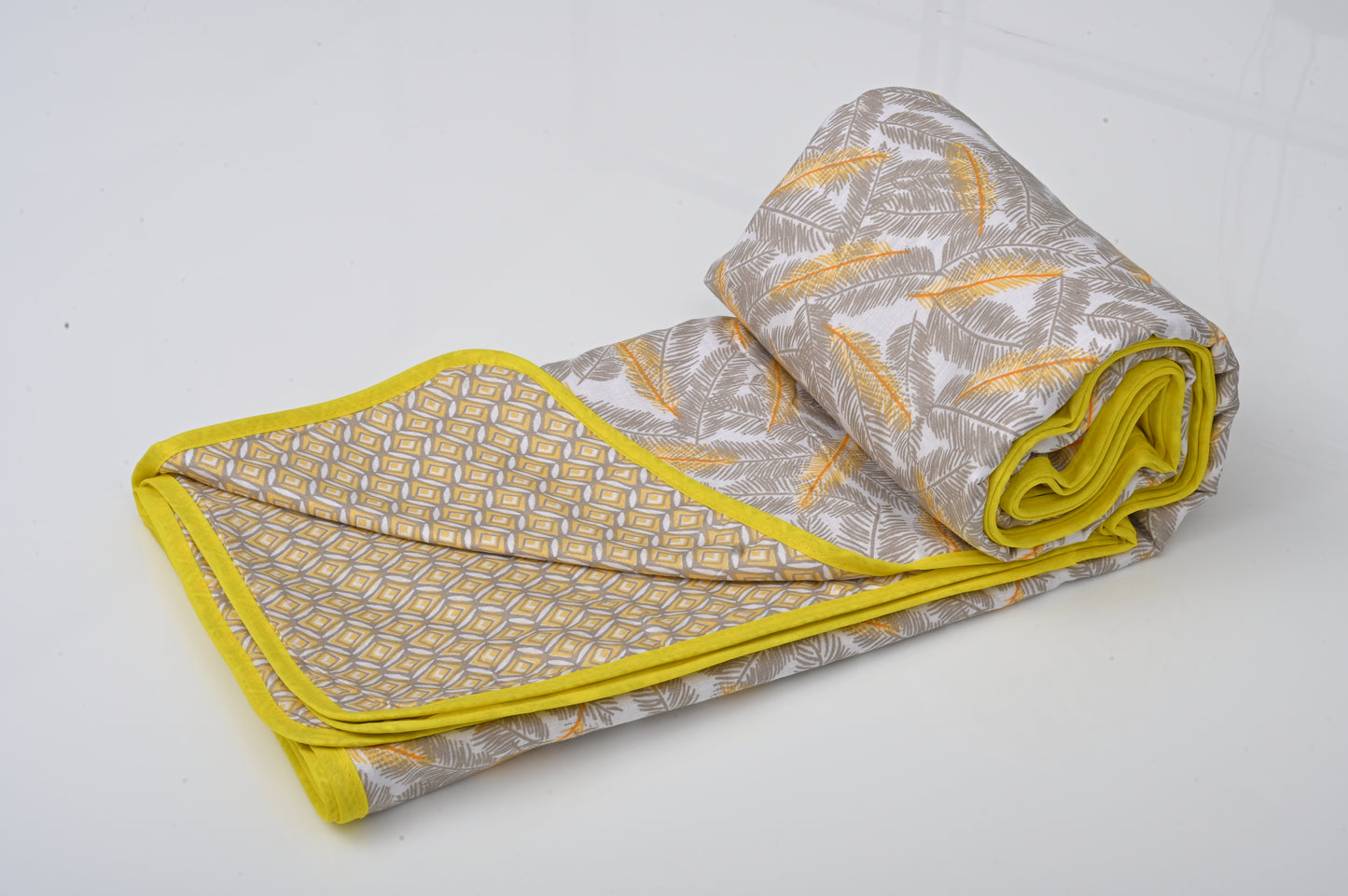Single & Double Bed 100% Cotton Cambric AC Dohar with Feather Pattern