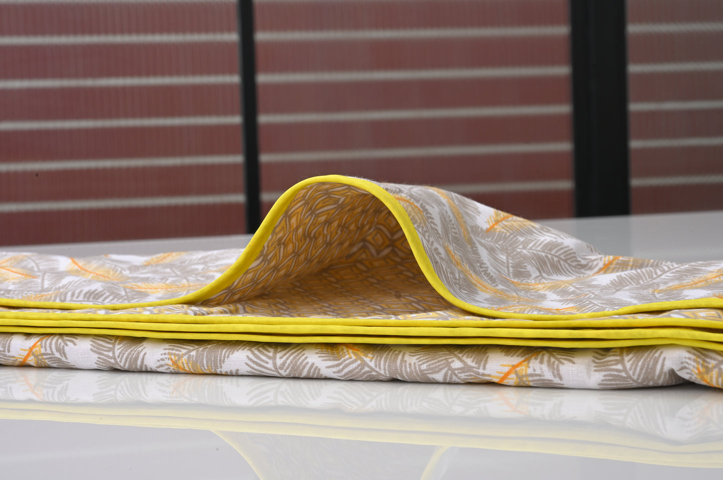 Single & Double Bed 100% Cotton Cambric AC Dohar with Feather Pattern